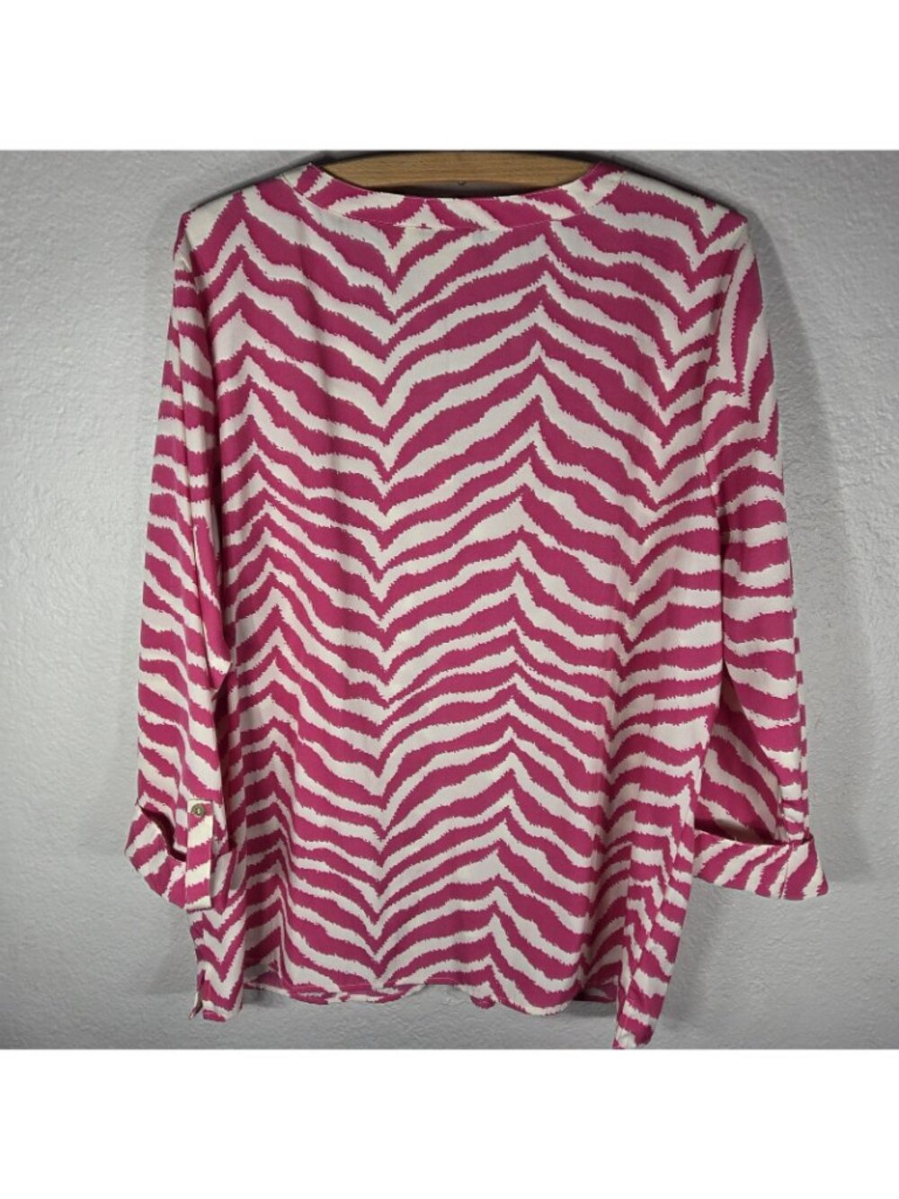 Caribbean Joe Pink Zebra Print Roll Tab Top Blouse Plus Size 1X V-Neck - Picture 2 of 14